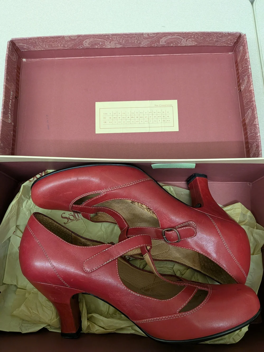 Sofft red strap